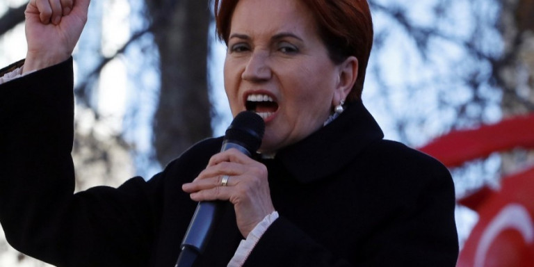 Τουρκία – Ακσενέρ σε Ερντογάν – «Αντί να κάνεις το λεβέντη του γλυκού νερού, άνοιξε τα αυτιά σου και άκου»