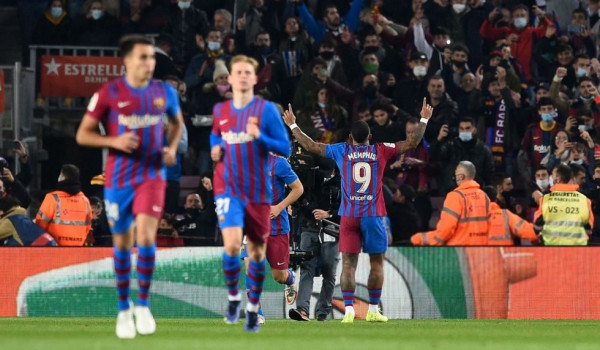 Μπαρτσελόνα – Εσπανιόλ 1-0 : Με το δεξί του Ντεπάι και…τύχη ο Τσάβι