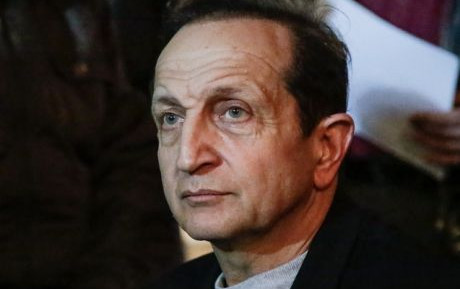 Μπιμπίλας κατά Σερβετάλη – «Δεν σκέφτηκε ότι οι άλλοι θα μείνουν χωρίς δουλειά»