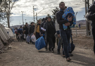 Κώστας Μπακογιάννης – Η δομή των προσφύγων στον Ελαιώνα έκλεισε τον κύκλο της