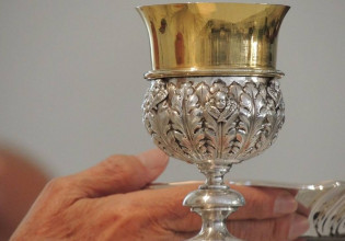 Κρήτη – Βρέθηκε σε οικοδομή ιερό δισκοπότηρο που είχαν κλέψει από ναό