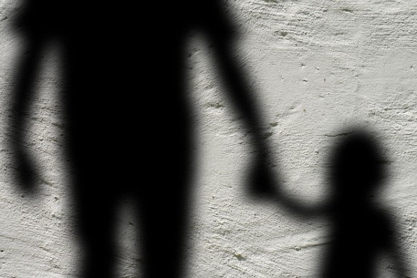 Τρίκαλα – «Δεν είναι σκευωρία, το παιδί φοβάται» λέει η μητέρα για τον αστυνομικό που κατηγορείται για ασέλγεια