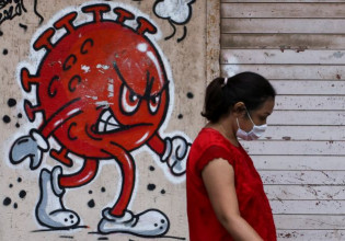 Κοροναϊός – Πάγωσε το αίμα με το «μαύρο» ρεκόρ της πανδημίας – Τα «καμπανάκια» που χτύπησε ο Τσιόδρας