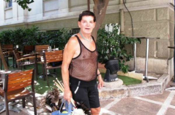 Ανδρέας Νομικός – Πέθανε η θρυλική φωνή που φώναζε «φτερά» στους δρόμους της Αθήνας