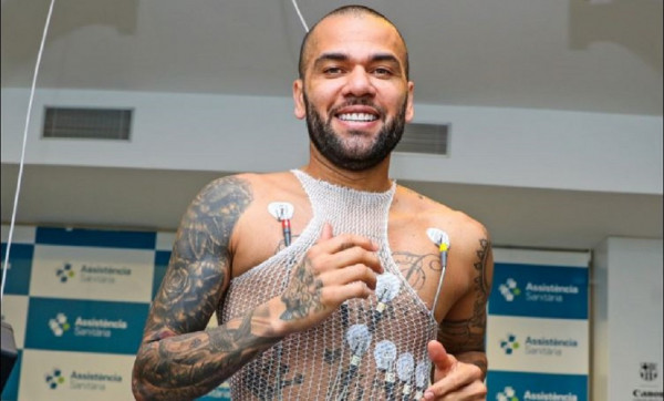 Με νούμερο έκπληξη ο Ντάνι Άλβες στην Μπαρτσελόνα