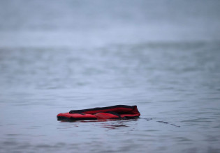 Μετανάστες – Η μεγαλύτερη τραγωδία από το 2018 με 27 νεκρούς στη Μάγχη – Διαμάχη Γαλλίας και Αγγλίας για τις ευθύνες