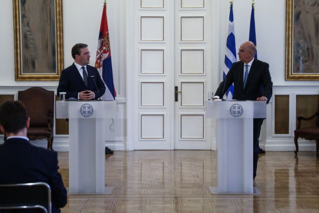 Δένδιας και Σελάκοβιτς συζήτησαν για στρατιωτική συνεργασία Ελλάδας και Σερβίας - Το μήνυμα στη Β. Μακεδονία για τις Πρέσπες
