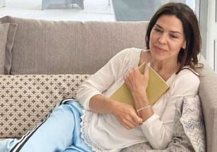 Ναταλία Δραγούμη – Τρεις έγχρωμοι με πλάκωσαν στο ξύλο