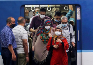 Αίγυπτος – Μόνο με αρνητικό τεστ PCR ανεμβολίαστοι δημόσιοι υπάλληλοι, φοιτητές, εκπαιδευτικοί