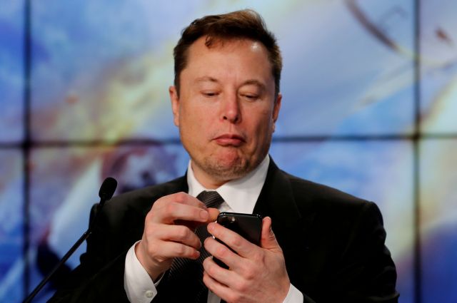 Eλον Μασκ – Πούλησε μετοχές της Tesla αξίας 5 δισ. δολαρίων