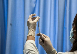 Κοροναϊός – Έκτακτη σύσκεψη της Επιτροπής Εμπειρογνωμόνων του ΙΣΑ – Ανησυχία για την πανδημική έξαρση