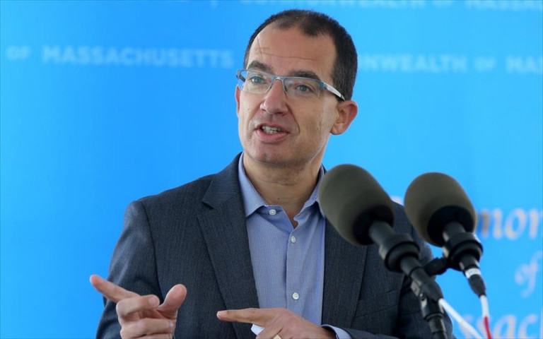 Παραλλαγή Όμικρον – «Βόμβα» από τον επικεφαλής της Moderna για την αποτελεσματικότητα των εμβολίων