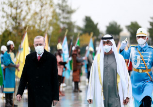 Ερντογάν – Ο σουλτάνος που υποδέχθηκε σαν βασιλιά τον «άτιμο» εχθρό του