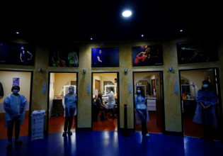 Γαλλία – Οι υγειονομικές Αρχές συνιστούν τρίτη δόση εμβολίου από την ηλικία των 18 ετών