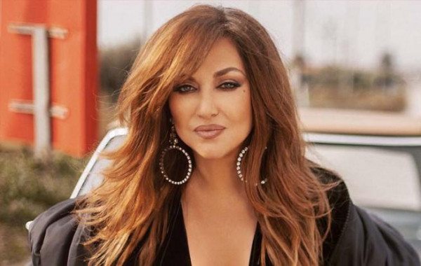 Καίτη Γαρμπή – Αφοπλιστική η τραγουδίστρια – Απαντά στον Τάσο Ξιαρχό