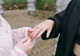 Ελβετία – Από την 1η Ιουλίου του 2022 τα ομόφυλα ζευγάρια θα μπορούν να παντρεύονται