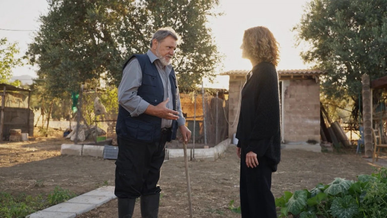 Η Γη της Ελιάς – Ο Ισίδωρος στέλνει δώρο στην Αντιγόνη