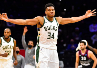 Σίξερς – Μπακς 109-118 – Σούπερ Γιάννης και διπλό στη Φιλαδέλφεια για τα «ελάφια»