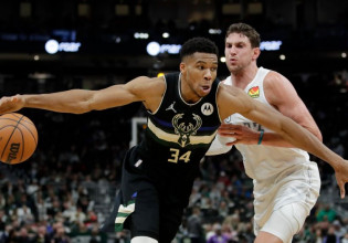 Τα highlights του Γιάννη στη νίκη των Μπακς επί των Θάντερ