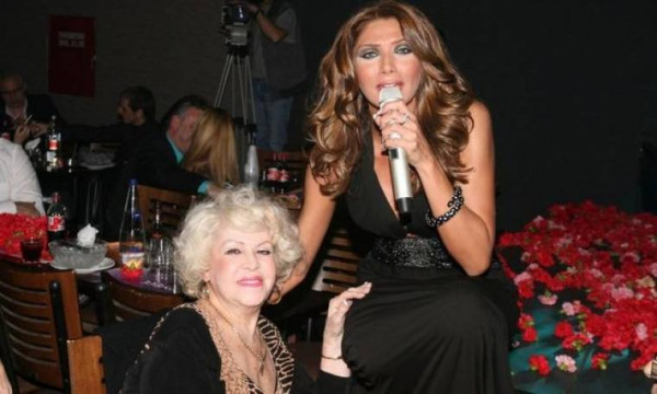 Δύσκολες ώρες για την Καίτη Γκρέυ – Πέθανε ο γιος της και πατέρας της Αγγελικής Ηλιάδη