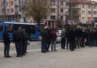 Τουρκία – Αβάσταχτο το κόστος ζωής – Μισθοί πείνας και ουρές για φτηνό ψωμί