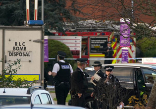 Βρετανία – Τρεις ύποπτοι συνελήφθησαν έπειτα από έκρηξη αυτοκινήτου στο Λίβερπουλ