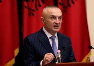 Βόμβα του προέδρου της Αλβανίας – Ξένες και ντόπιες μυστικές υπηρεσίες παρακολουθούν το τηλέφωνό μου