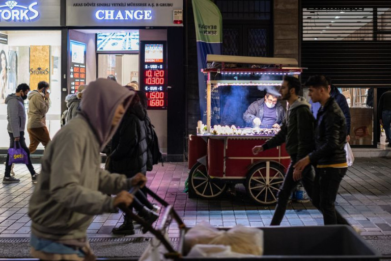 Οικονομικό κραχ στην Τουρκία – Βουλευτής της κυβέρνησης καλεί τους πολίτες να μειώσουν το φαγητό