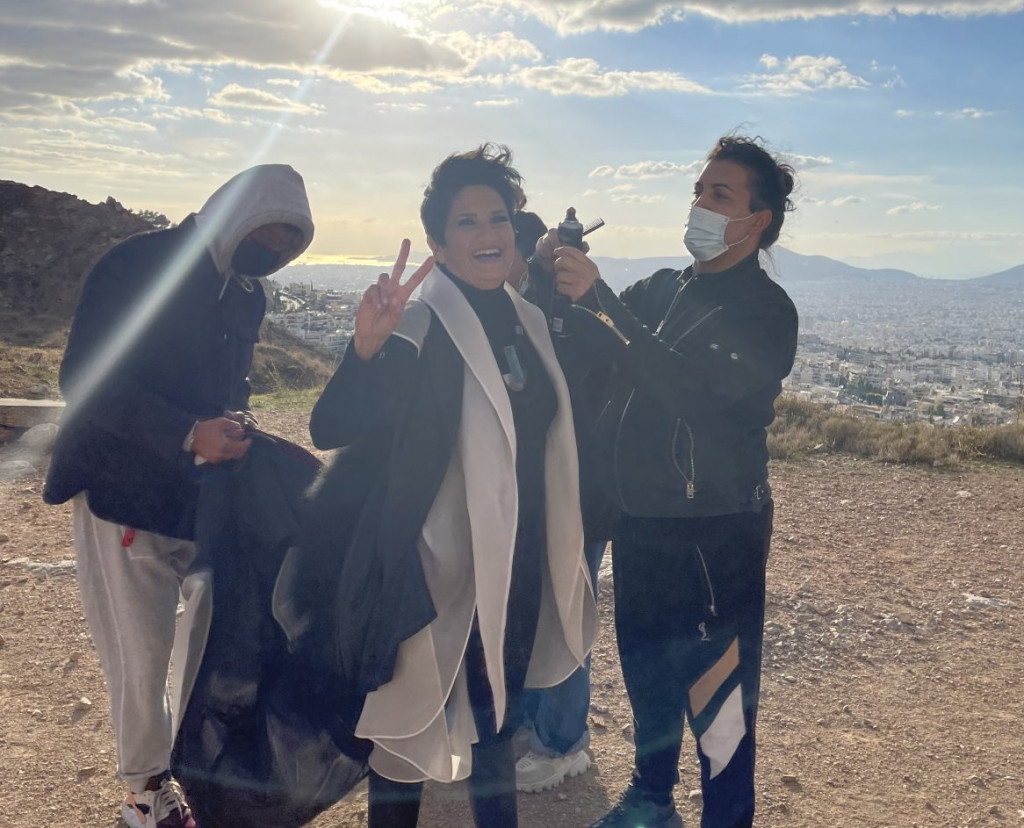 Άλκηστις Πρωτοψάλτη – Αποκλειστικές φωτογραφίες από τα γυρίσματα του βίντεο κλιπ «Και Μείναμε Ανθρωποι»