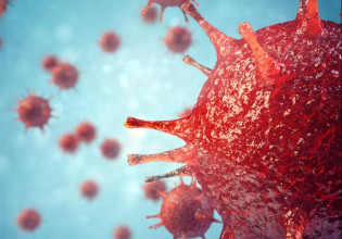 «Νιώθω οργή για τους ανεμβολίαστους – Είμαι εμβολιασμένη και καθηλωμένη στο κρεβάτι»