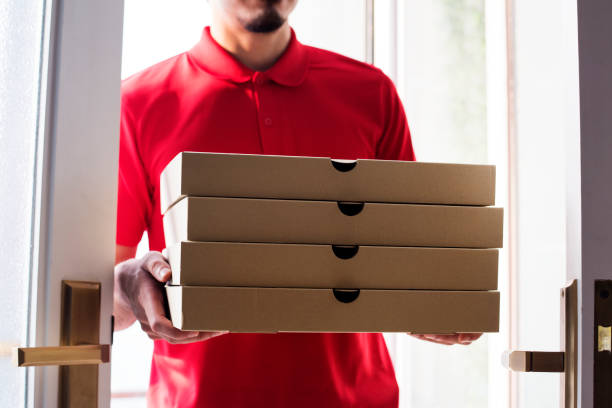 Απίστευτο: Διανομέας πιτσαρίας καταγγέλλει ότι το αφεντικό του δεν του επέτρεπε να κάνει σχέδια μετά το τέλος της βάρδιας