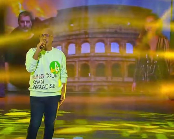 Ο Νίκος Μουτσινάς τρολάρει Βανδή-Μπισμπίκη – «Με έρωτα italiano / Μπισμπίκη μου ti amo»