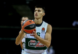 O Καλαϊτζάκης πανηγύρισε τη νίκη του Παναθηναϊκού από τις ΗΠΑ