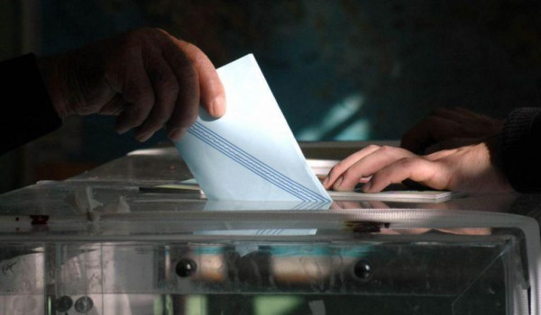 Ψήφος αποδήμων – Το σποτ του ΥΠΕΣ – « Σημασία δεν έχει πού ζεις, αλλά πού χτυπάει η καρδιά σου»