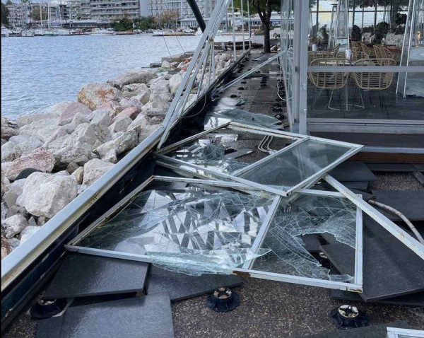 Κακοκαιρία – Σοβαρές καταστροφές στην Πάτρα – Πτώσεις δέντρων και σπασμένες τζαμαρίες