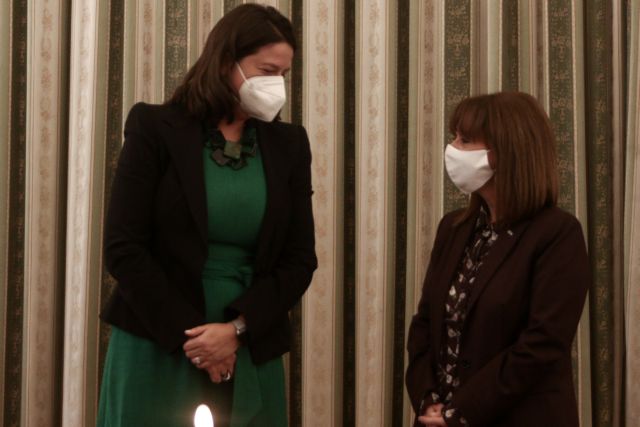 Κοροναϊός – Τι είπε η Κεραμέως στην Σακελλαροπούλου για την τήρηση των μέτρων στα σχολεία