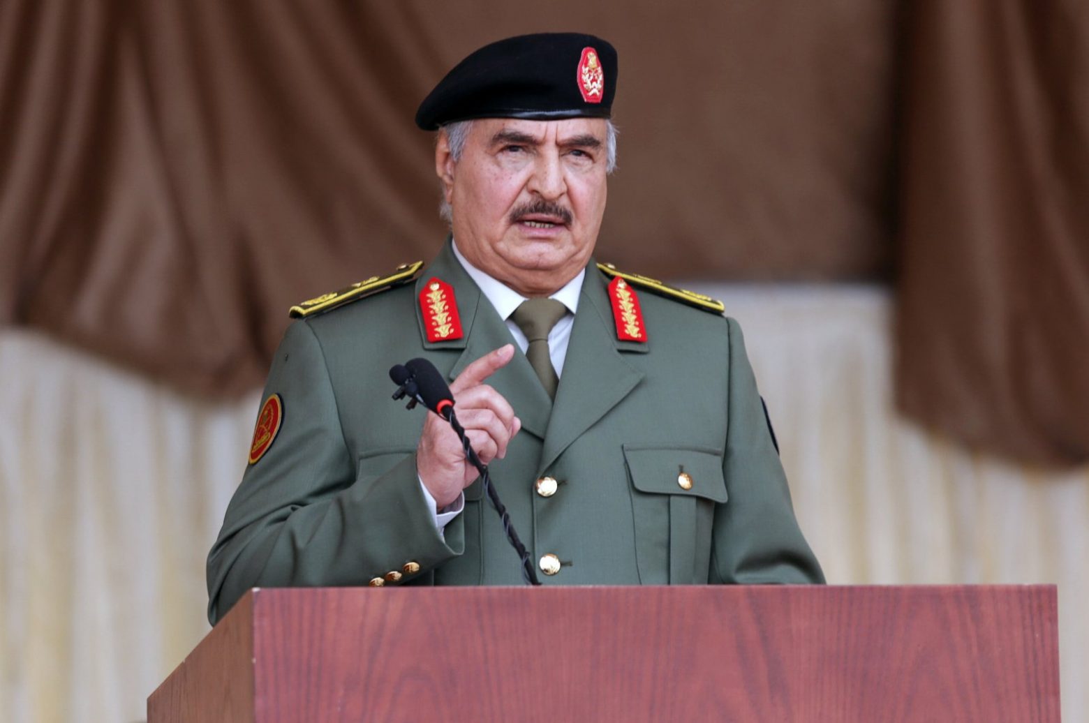 Τουρκικά ΜΜΕ - Στρατοδικείο της Λιβύης καταδίκασε σε θάνατο τον Χαλίφα Χαφτάρ
