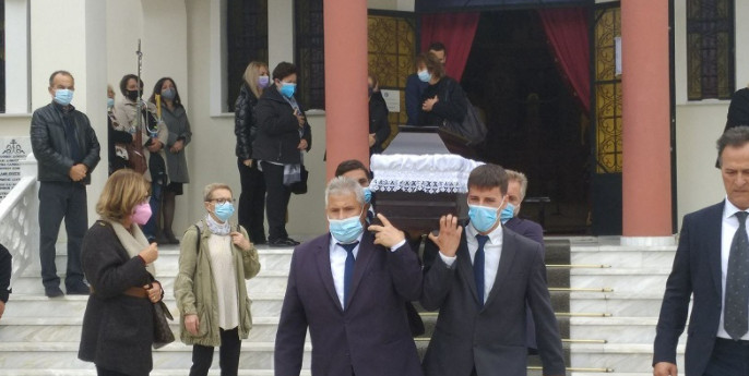 Βόλος - Οργή και θλίψη στην κηδεία της 75χρονης