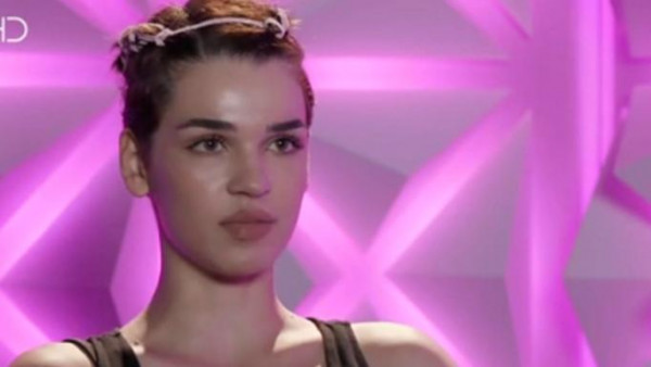 GNTM – Βγήκαν τα μαχαίρια με καρφιά και… αντίποινα