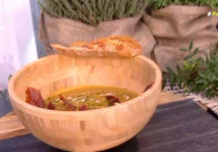 Ο Τίμος Ζαχαράτος φτιάχνει κολοκυθόσουπα και τσιπς από προσούτο