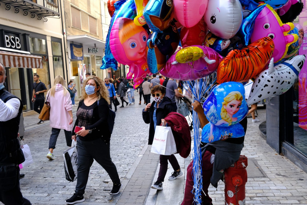 Κοροναϊός – Πού εντοπίζονται τα 8.613 κρούσματα – Δείτε αναλυτικά τον χάρτη της διασποράς