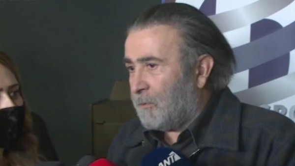 Λάκης Λαζόπουλος – Ο Νίκος Μουτσινάς δεν κάνει σάτιρα, αλλά μεσημεριανό