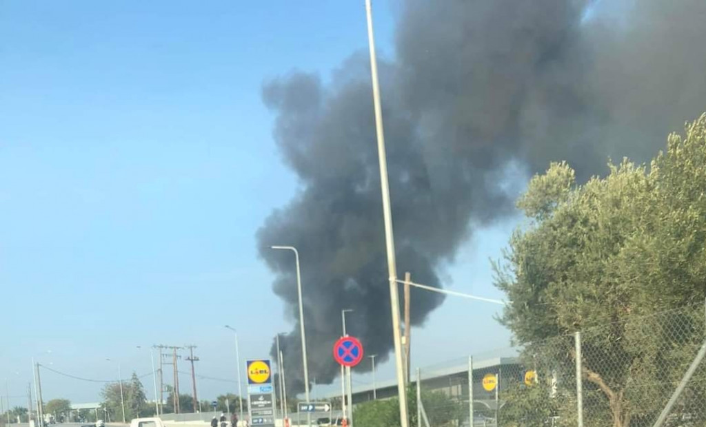 Λέσβος – Φωτιά σε σκηνή στο ΚΥΤ του Καρά Τεπέ [Εικόνες]