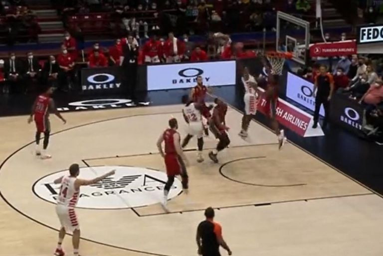 Ολυμπιακός – Η «αυτοκρατορική» τάπα του Χάινς στον ΜακΚίσικ