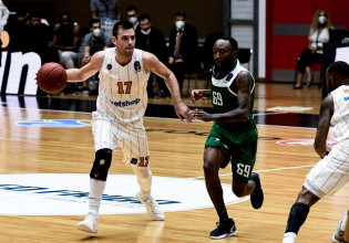 Φοράει τα ασπρόμαυρα ο Μάντζαρης