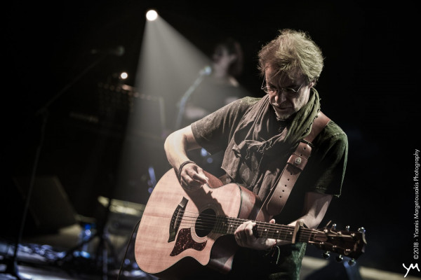 «Στον ουρανό» μας ταξιδεύει με το νέο του τραγούδι ο Μίλτος Πασχαλίδης