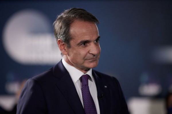 Συνάντηση Μητσοτάκη με τους Έλληνες του Λονδίνου – Το δικαίωμα ψήφου τους στο επίκεντρο