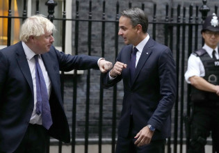 Ολοκληρώθηκε η συνάντηση Μητσοτάκη-Τζόνσον – Ο διάλογος στη Ντάουνινγκ Στριτ