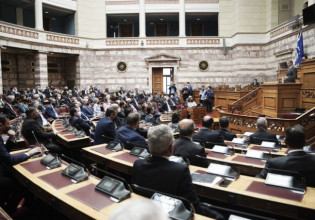 Η μάχη για την «προοδευτική» ατζέντα – Επίθεση Μητσοτάκη σε ΣΥΡΙΖΑ και με το βλέμμα στο ΚΙΝΑΛ