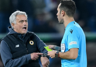 Έξαλλος ο Μουρίνιο με τον Παπαπέτρου – «Δεν δόθηκαν δύο πέναλτι, αυτός θα γυρίσει ήρεμος στην Ελλάδα»